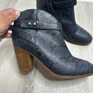 Boden Boots Womens Size 39 Snake Print Leather Heeled Ankle Zip Block Heel